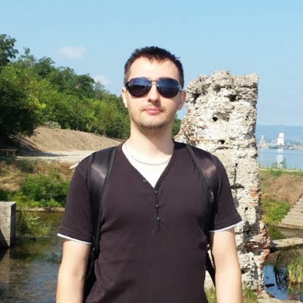 Headshot of Bogdan Alexiu