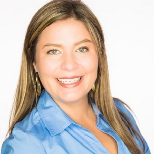 Headshot of Stacy Newhuis