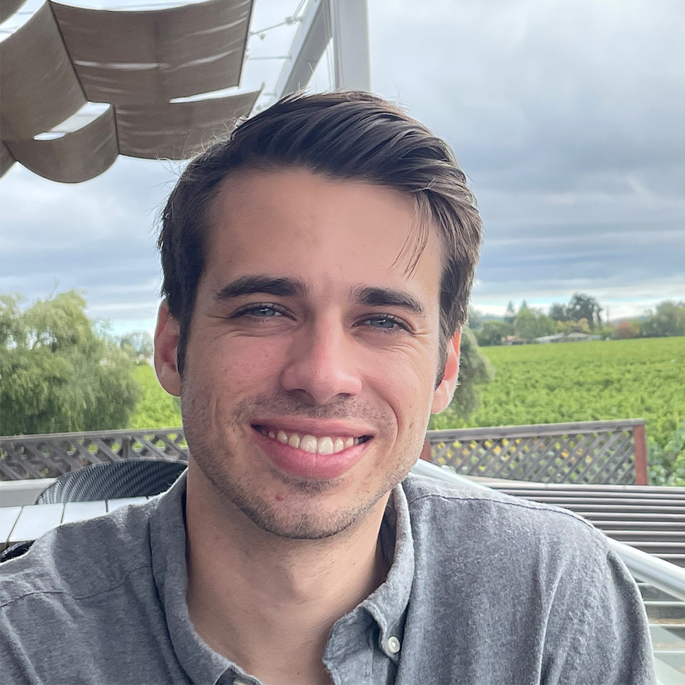 Headshot of Alex Dolven